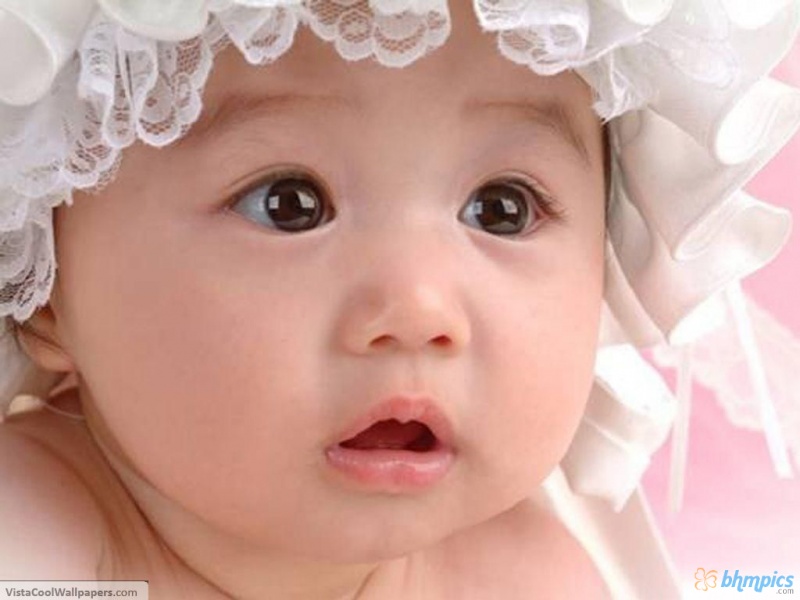 Cute Baby Wierd Looking Wallpaper
