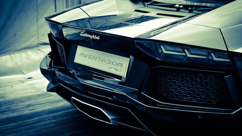 Lamborghini Aventador Wallpaper